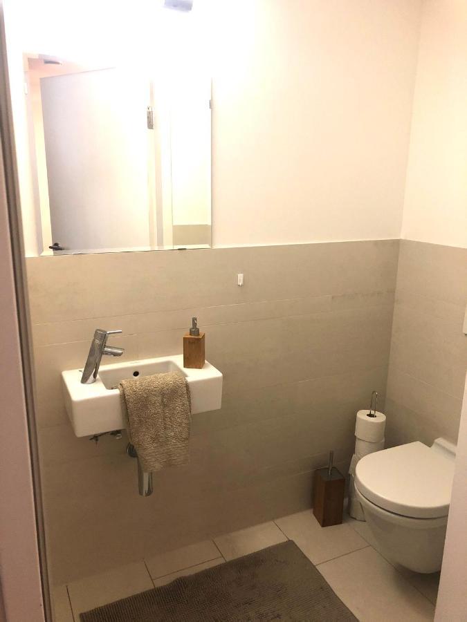 Amazing Austria Center Apartment Near Uno City Відень Екстер'єр фото